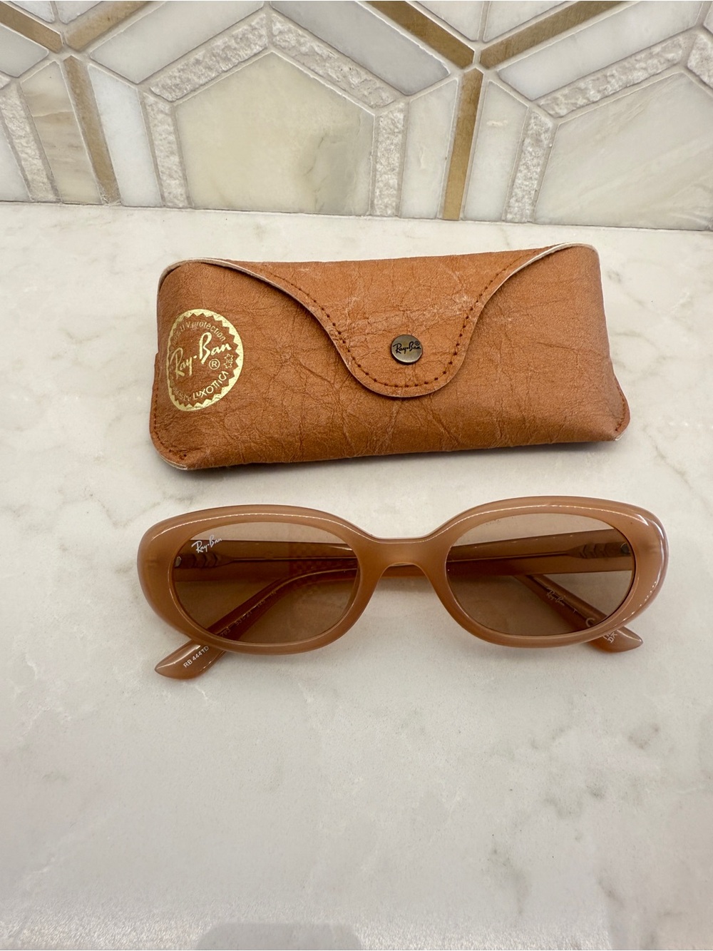 EUC RAY-BAN RB 4441D OPAL BEIGE CAT EYE SUNGLASSES - Picture 3 of 6